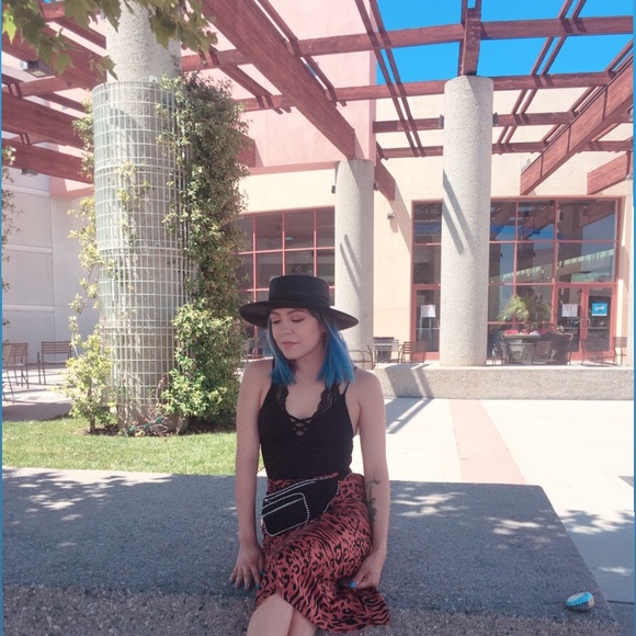 Meet your Posher, Carmie🌸 - Picture 5 of 15